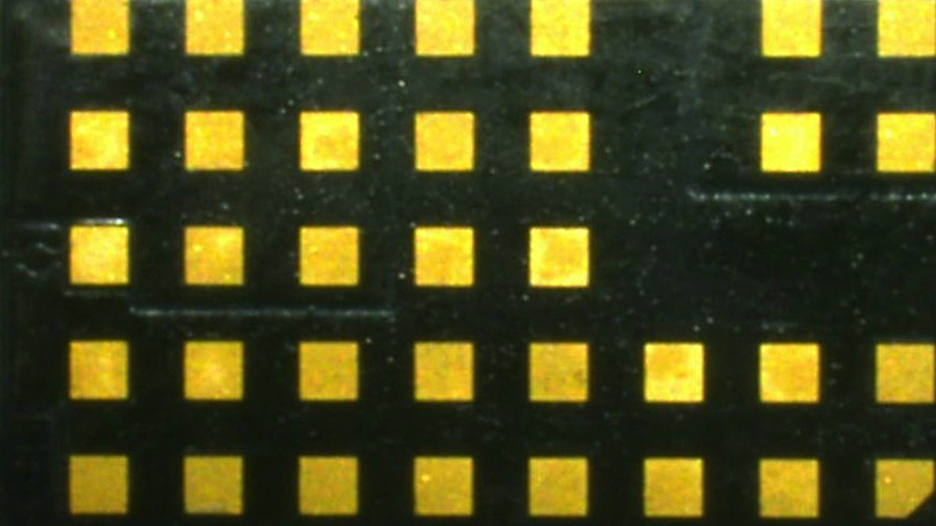 Solder side (bottom) of the LGA35 (all images: Rehm Thermal Systems GmbH)