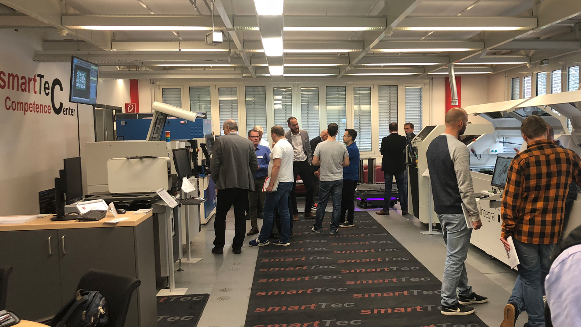 In the Competence Center, virtually all processes of electronics manufacturing are evaluated, and demos and tests are carried out with expert support process development. (Photo: smartTec GmbH)