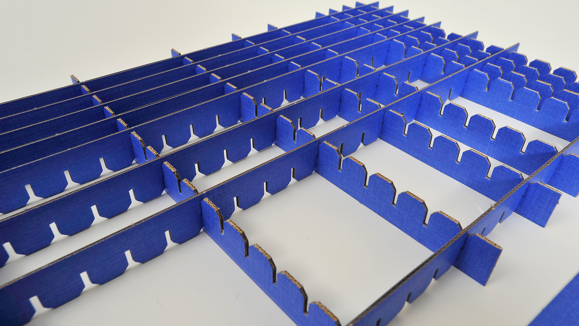 Fig. 2: Individual crossbars offer versatile combination possibilities due to their variable use. (Fig: Straub-Verpackungen GmbH)